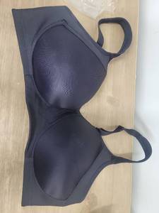 lot 20 image: Black Wireless T-Shirt Bra - Retail $12