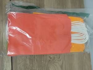lot 23 image: Gift bag Set 8in pack of 72 - Retail $12