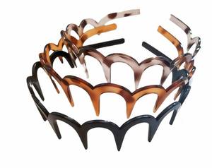 lot 2614 image: 3Pcs Zig Zag Headbands for Women, Non-Slip Plastic Wavy Headbands with Teeth for Curly Hair & Makeup, Retro 90s Spiky Comb Hairbands for Thick Hair (Amber, Black, Grey) - Retail $9