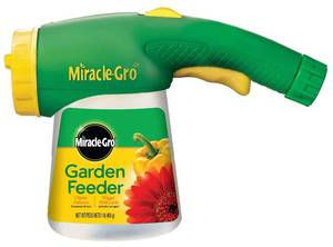 lot 2960 image: Miracle-Gro Garden Feeder with Water Soluble All Purpose Plant Food - Plant Fertilizer, Hose-end Feeder for Outdoors, 1 lb. - Retail $13