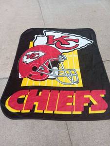 lot 304 image: Kansas City Chiefs NFL Fleece Throw Blanket