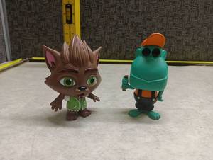lot 335 image: Super Monsters Action Figure Set - Wolfie and Spike