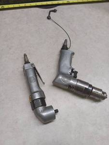 lot 341 image: Central Pneumatic Air Drill and Angle Die Grinder Set