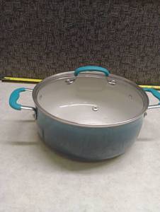 lot 357 image: The Pioneer Woman 5 Qt Ceramic Nonstick Dutch Oven with Glass Lid
