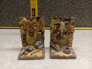 lot 364 image: Native American Themed Resin Bookend Set