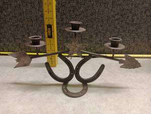 lot 369 image: Western Iron Horseshoe Candelabra with Star and Arrow Motif