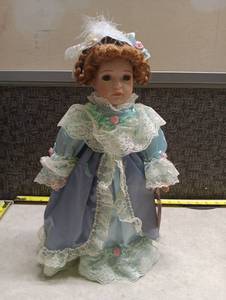 lot 375 image: Collectible Memories Abigale Porcelain Doll