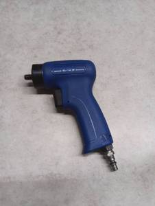 lot 405 image: Campbell Hausfeld TL1106 38 Pneumatic Air Drill