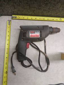 lot 411 image: Skil 6225 38 Inch Corded Electric Drill