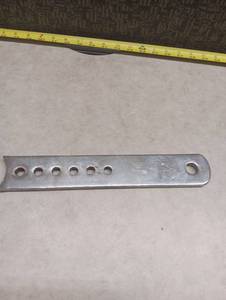 lot 413 image: BB256V5 Trailer Hitch Mounting Bracket Plate 2000 GTW
