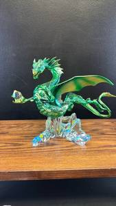 lot 60474 image: Franklin Mint Green Dragon Figurine on Crystal Base