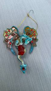 lot 888095 image: Dragon Ornament