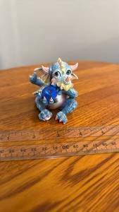lot 888131 image: Mood Dragons Dreamy Limited Edition Figurine