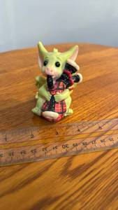 lot 888133 image: Pocket Dragons Pocket Piper Figurine by Real Musgrave