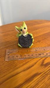 lot 888134 image: Whimsical World of Pocket Dragons My Big Cookie Figurine