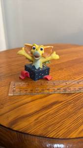 lot 888137 image: Gremlins Gizmo Hatching Figure