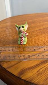 lot 888142 image: Pocket Dragons Candy Cane Figurine by Real Musgrave