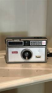 lot 60620 image: Kodak Instamatic 104 Film Camera