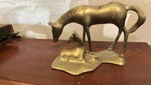 lot 60632 image: Solid Brass Mare and Foal Figurine Made in India
