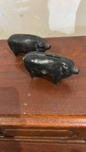 lot 60633 image: Cast Iron Pig Still Banks - Set of Two