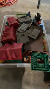 lot 60644 image: Lincoln Logs and Plastic Building Set Large Lot