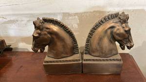 lot 60649 image: Bronze-Tone Horse Head Bookends Set of 2