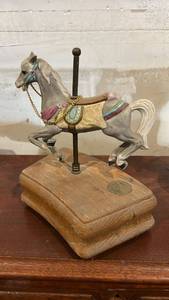 lot 60652 image: Willitts American Carousel Horse Music Box - Tales From The Vienna Woods