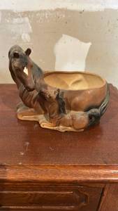 lot 60662 image: Ceramic Mare and Foal Planter Bowl H2171