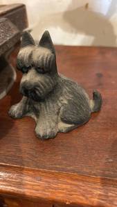lot 60666 image: Cast Iron Scottish Terrier Figurine