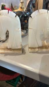 lot 60675 image: Onyx Marble Horse Head Bookends