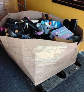 Shoe Pallet: Sketchers, Adidas, Crocs & MORE