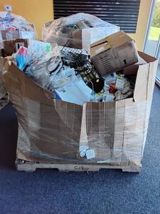 Mixed General Merchandise Pallet Lot - Party Supplies, Home Goods, Hardware & More