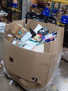 lot 40878 image: Mixed General Merchandise Pallet Lot - Household, Pet, Personal Care, Hardware Items