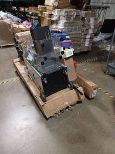 lot 40879 image: Mixed General Merchandise Pallet Lot Electronics, Holiday, Toys, Appliances