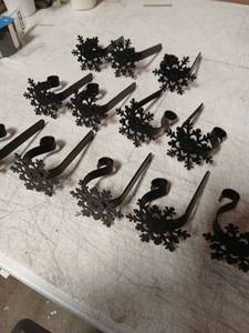 lot 19808 image: Black Metal Snowflake Christmas Stocking Hooks Set - Retail $25