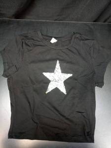 lot 1020 image: Black Sequin Star T-Shirt Size L - Retail $12