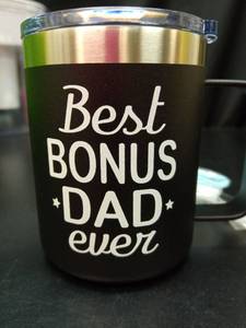 lot 1049 image: Best Bonus Dad Ever Insulated Mug with Lid and Cleaning Set - Retail $20
