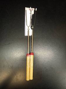 lot 1131 image: Smores Stick Roasting Forks 2-Piece Set - Retail $12