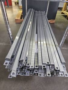 lot 17501 image: Bulk Lot of Metal Brackets