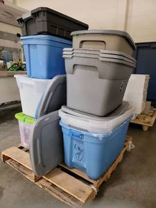 lot 17573 image: Large Lot of Assorted Plastic Storage Totes with Lids