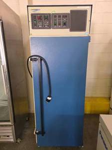 lot 17549 image: Lunaire Humidified Incubator - Model CEO917W-4