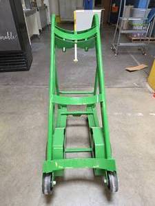 lot 17559 image: Liquid Cylinder Cart - Green