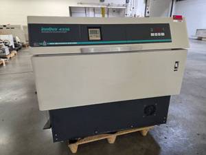 lot 17807 image: Refrigerated Incubator Shaker - Model Innova 4335