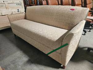 lot 17663 image: Tan Patterned Couch