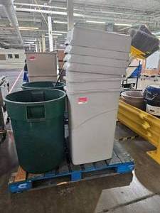 lot 17721 image: Large Assorted Lot of Trash Cans and More
