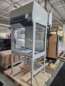 lot 17728 image: Labconco Paramount Filter Enclosure