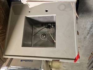 lot 17737 image: Countertop Sink Insert