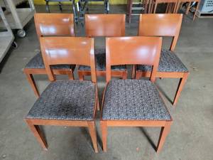 lot 17621 image: Set of 5 Dining Chairs with Upholstered Seats