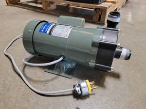 lot 17627 image: Iwaki Magnet Pump - Model MD-100RLT
