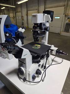 lot 17649 image: Nikon Eclipse Inverted Microscope System with Camera - Model TE2000-U